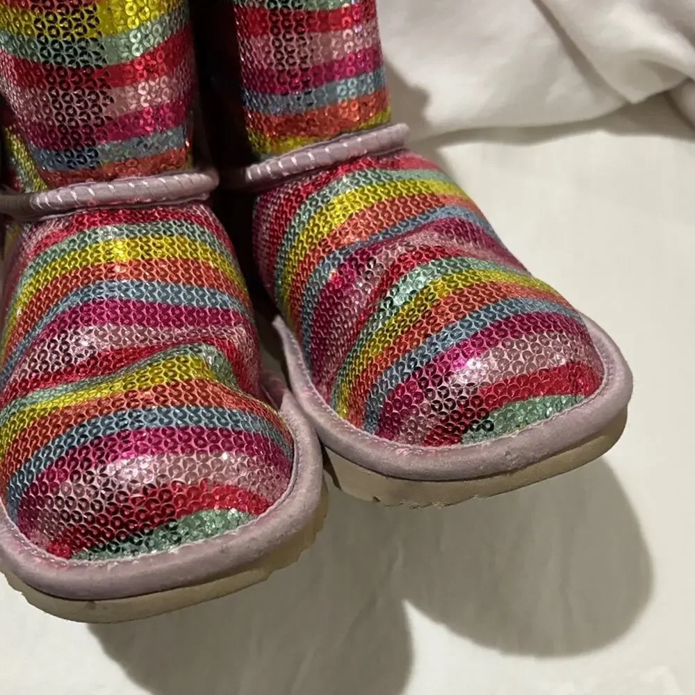UGG 3 Kids' Classic Short II Colorful Mural Boots in RBW rainbow sequine euc box